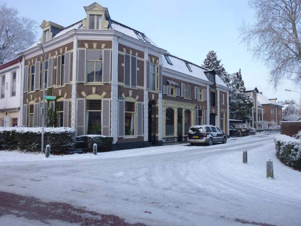 Huis met de Leeuwenkoppen room 1